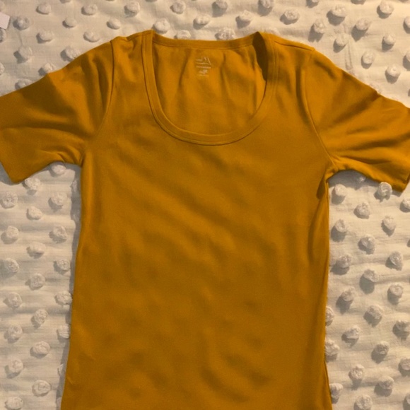NWT - J.Crew Mustard Yellow Scoop Neck Tee! - Picture 2 of 5